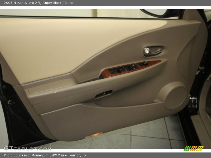 Super Black / Blond 2003 Nissan Altima 2.5
