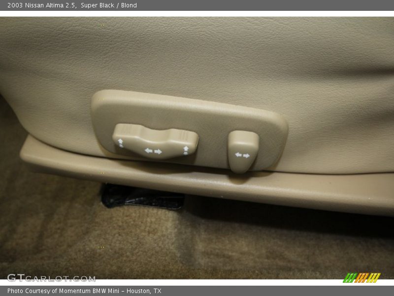 Super Black / Blond 2003 Nissan Altima 2.5