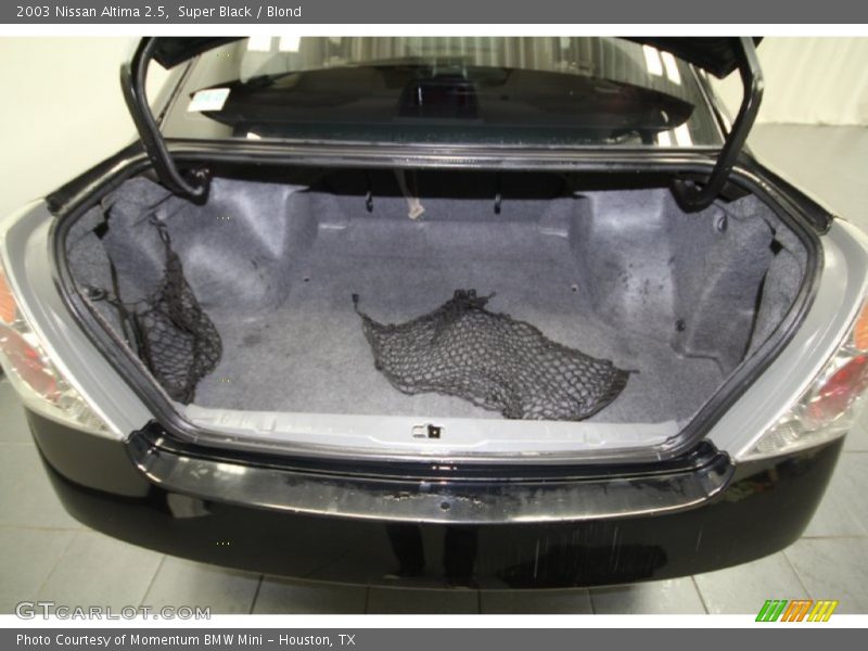 Super Black / Blond 2003 Nissan Altima 2.5