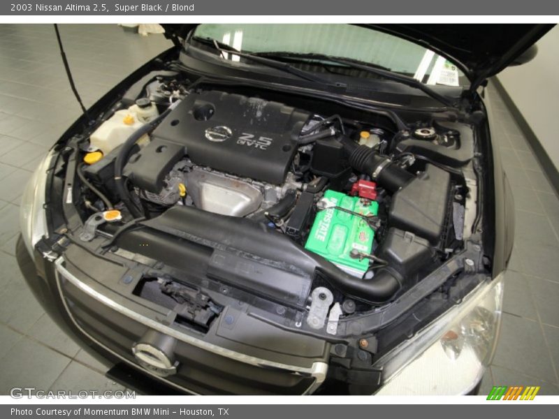 Super Black / Blond 2003 Nissan Altima 2.5