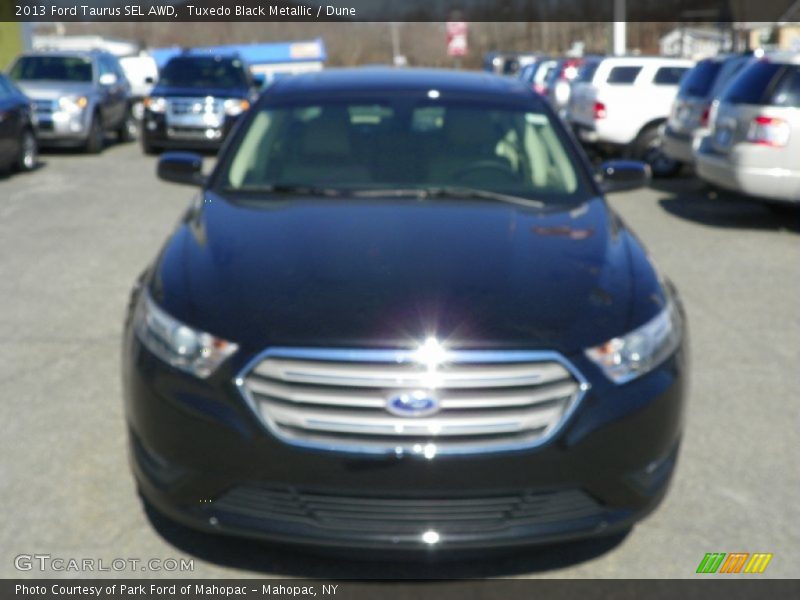 Tuxedo Black Metallic / Dune 2013 Ford Taurus SEL AWD