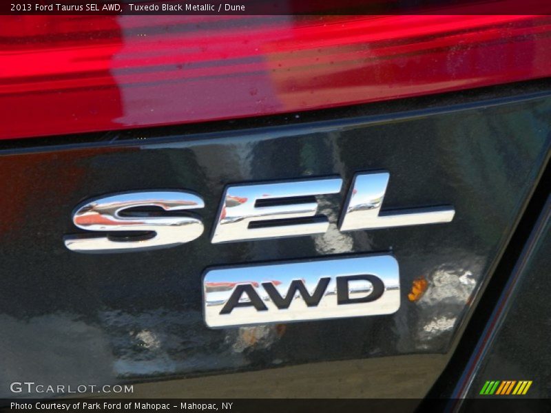  2013 Taurus SEL AWD Logo