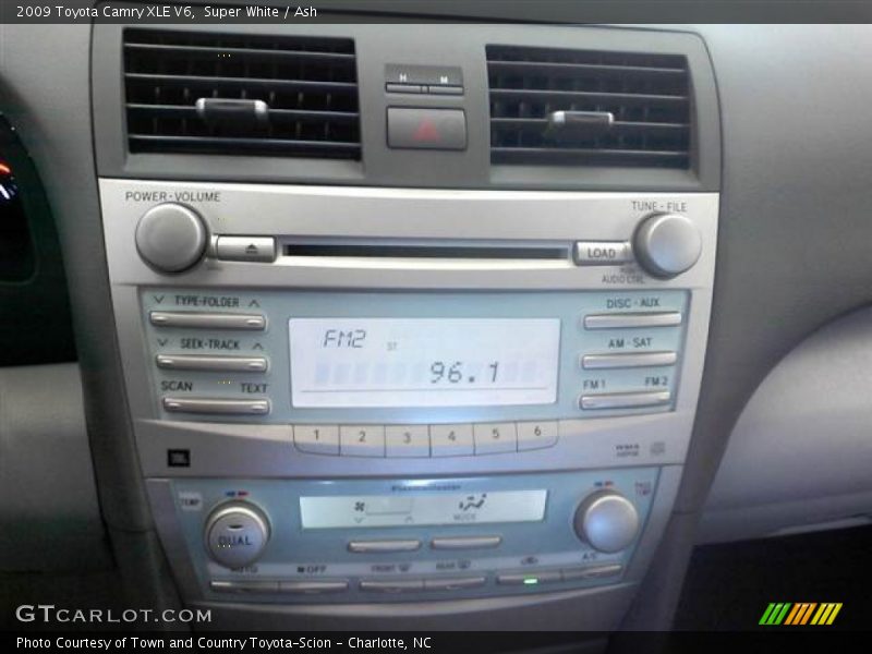 Super White / Ash 2009 Toyota Camry XLE V6