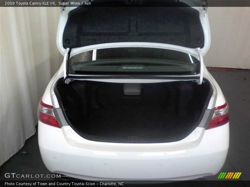 Super White / Ash 2009 Toyota Camry XLE V6