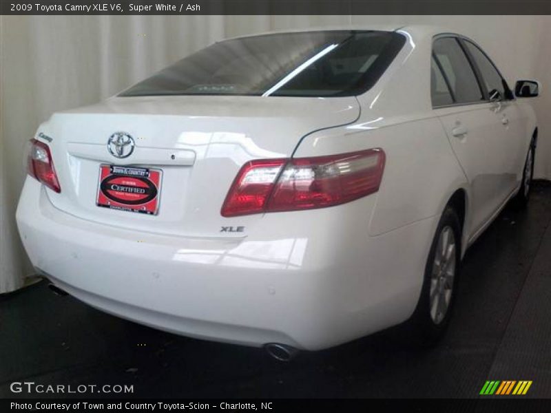 Super White / Ash 2009 Toyota Camry XLE V6