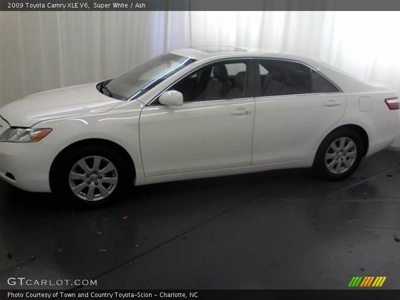 Super White / Ash 2009 Toyota Camry XLE V6