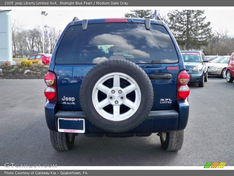 Midnight Blue Pearl / Medium Slate Gray 2005 Jeep Liberty Limited 4x4