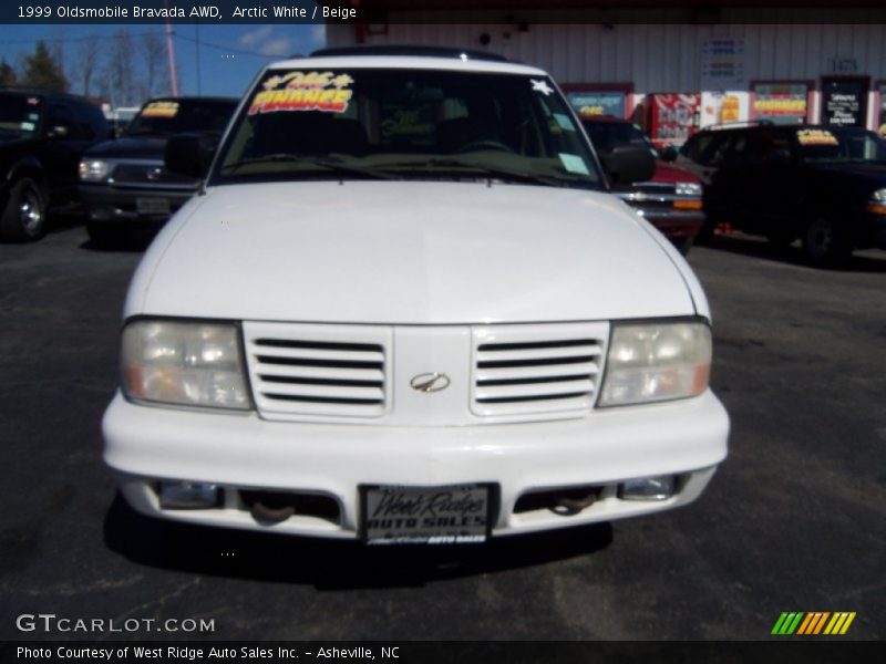 Arctic White / Beige 1999 Oldsmobile Bravada AWD