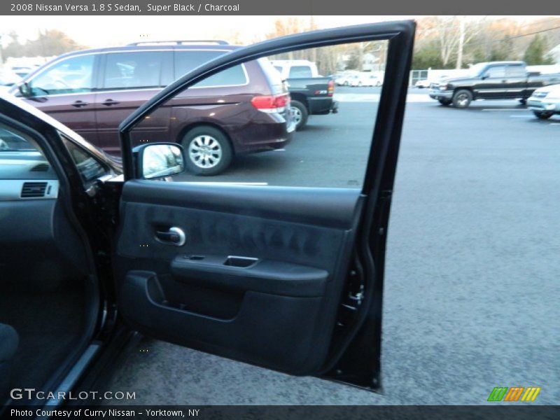 Super Black / Charcoal 2008 Nissan Versa 1.8 S Sedan
