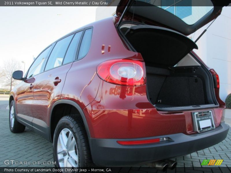 Wild Cherry Metallic / Clay Gray 2011 Volkswagen Tiguan SE