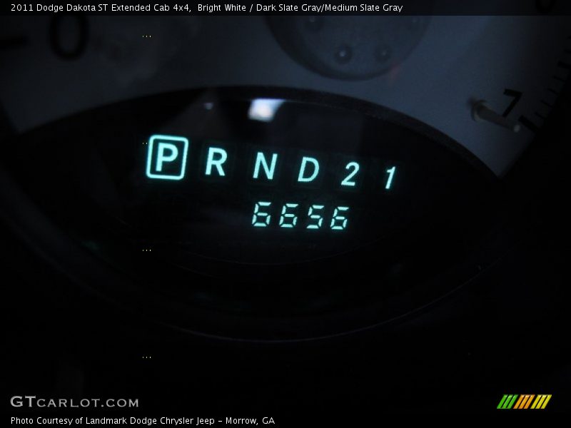Bright White / Dark Slate Gray/Medium Slate Gray 2011 Dodge Dakota ST Extended Cab 4x4
