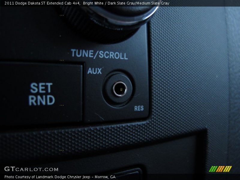 Bright White / Dark Slate Gray/Medium Slate Gray 2011 Dodge Dakota ST Extended Cab 4x4
