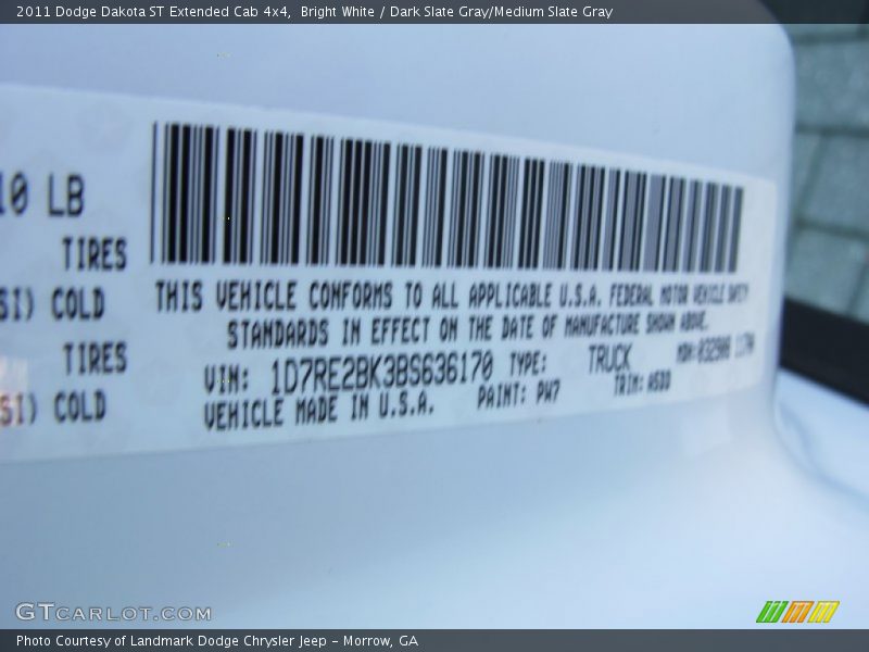 Bright White / Dark Slate Gray/Medium Slate Gray 2011 Dodge Dakota ST Extended Cab 4x4