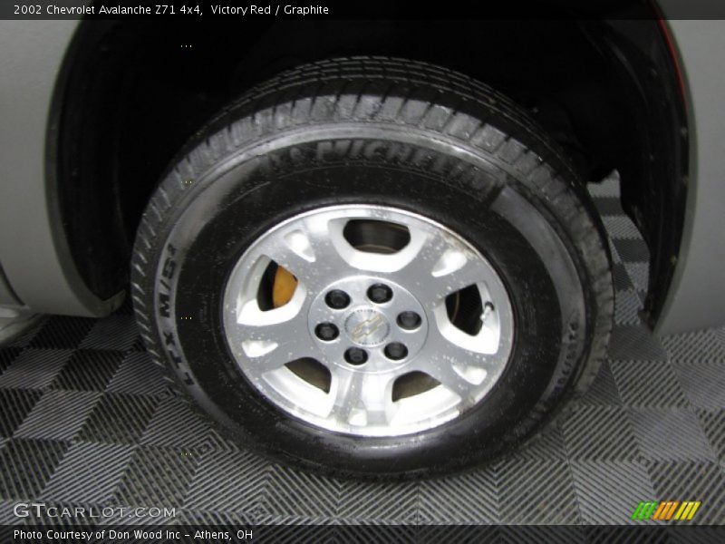 Victory Red / Graphite 2002 Chevrolet Avalanche Z71 4x4