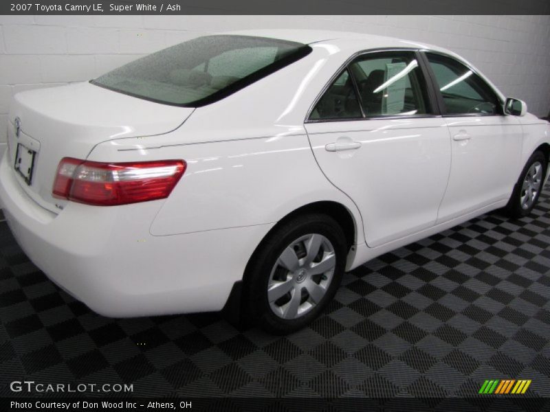Super White / Ash 2007 Toyota Camry LE
