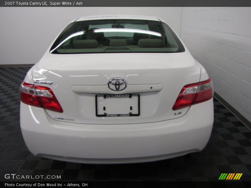 Super White / Ash 2007 Toyota Camry LE
