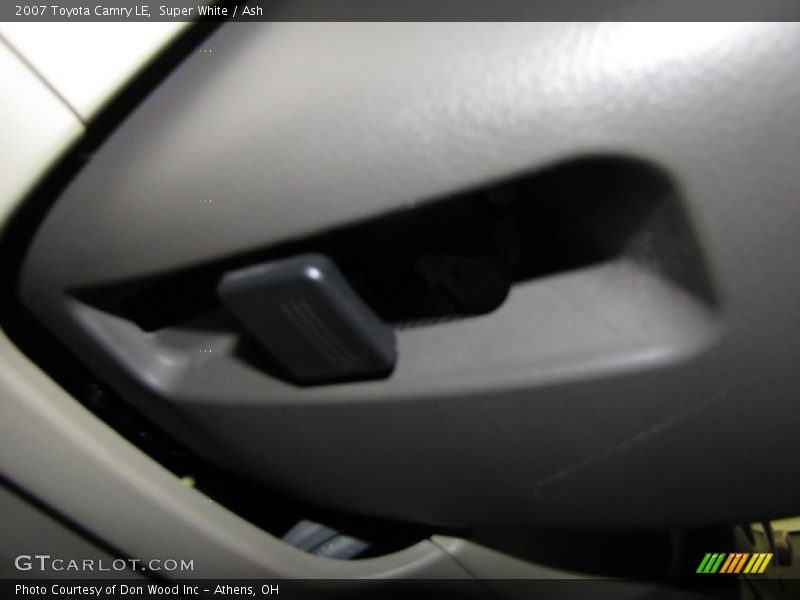 Super White / Ash 2007 Toyota Camry LE