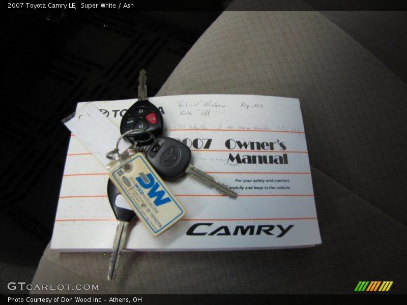 Super White / Ash 2007 Toyota Camry LE