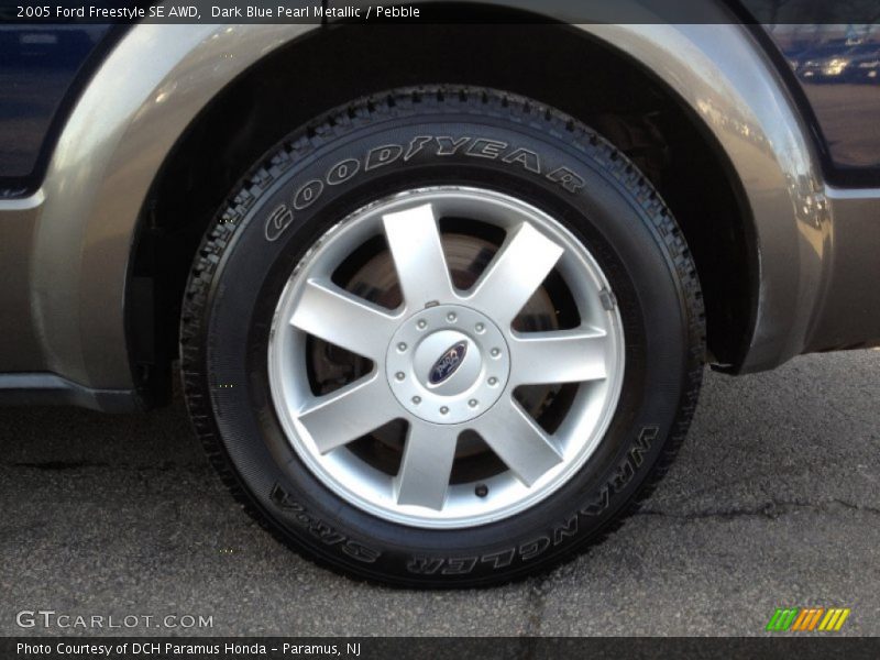 Dark Blue Pearl Metallic / Pebble 2005 Ford Freestyle SE AWD