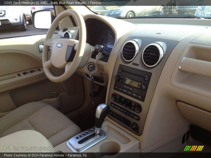  2005 Freestyle SE AWD Pebble Interior