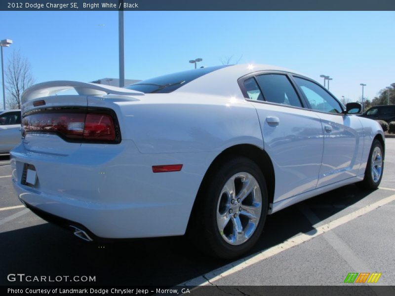 Bright White / Black 2012 Dodge Charger SE