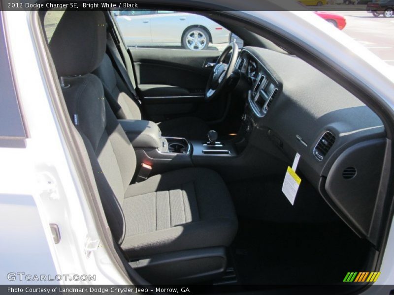 Bright White / Black 2012 Dodge Charger SE