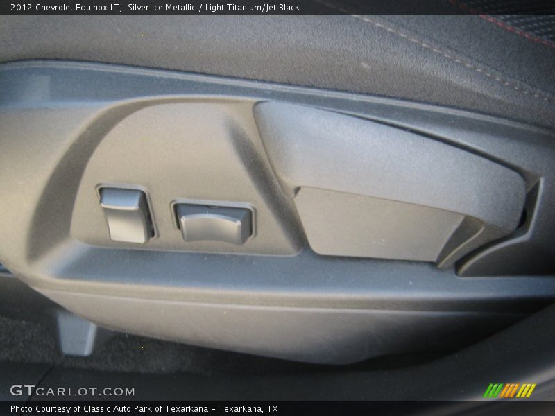 Silver Ice Metallic / Light Titanium/Jet Black 2012 Chevrolet Equinox LT