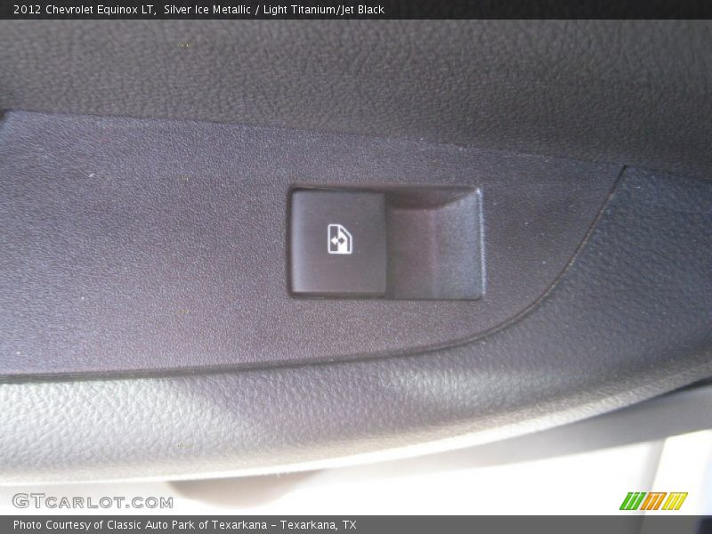 Silver Ice Metallic / Light Titanium/Jet Black 2012 Chevrolet Equinox LT