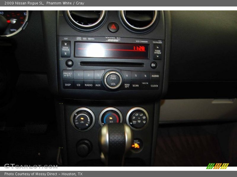 Phantom White / Gray 2009 Nissan Rogue SL