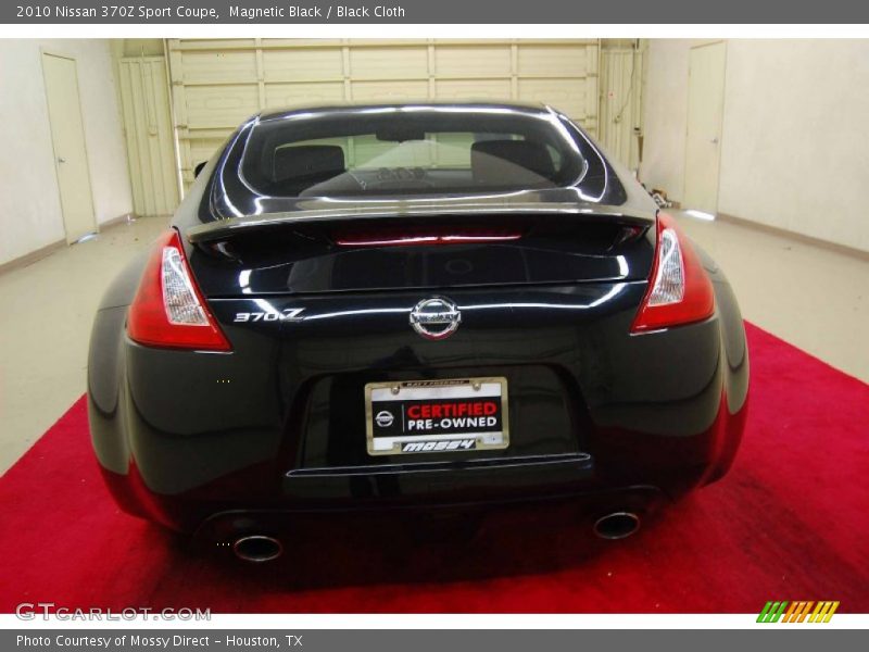 Magnetic Black / Black Cloth 2010 Nissan 370Z Sport Coupe