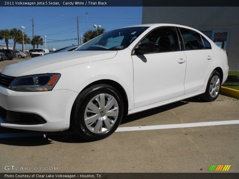 Candy White / Titan Black 2011 Volkswagen Jetta S Sedan