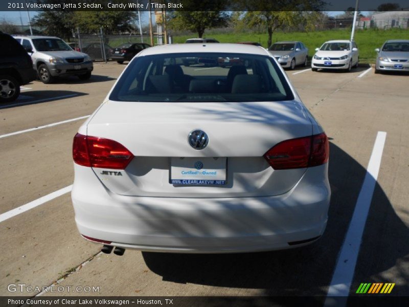 Candy White / Titan Black 2011 Volkswagen Jetta S Sedan