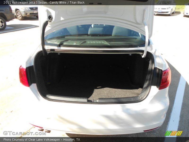 Candy White / Titan Black 2011 Volkswagen Jetta S Sedan
