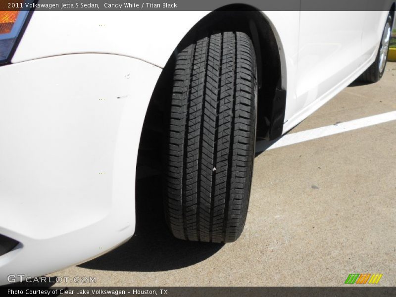 Candy White / Titan Black 2011 Volkswagen Jetta S Sedan