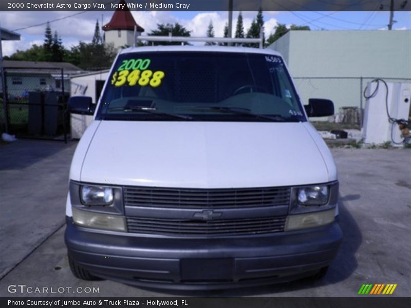 Ivory White / Medium Gray 2000 Chevrolet Astro Cargo Van