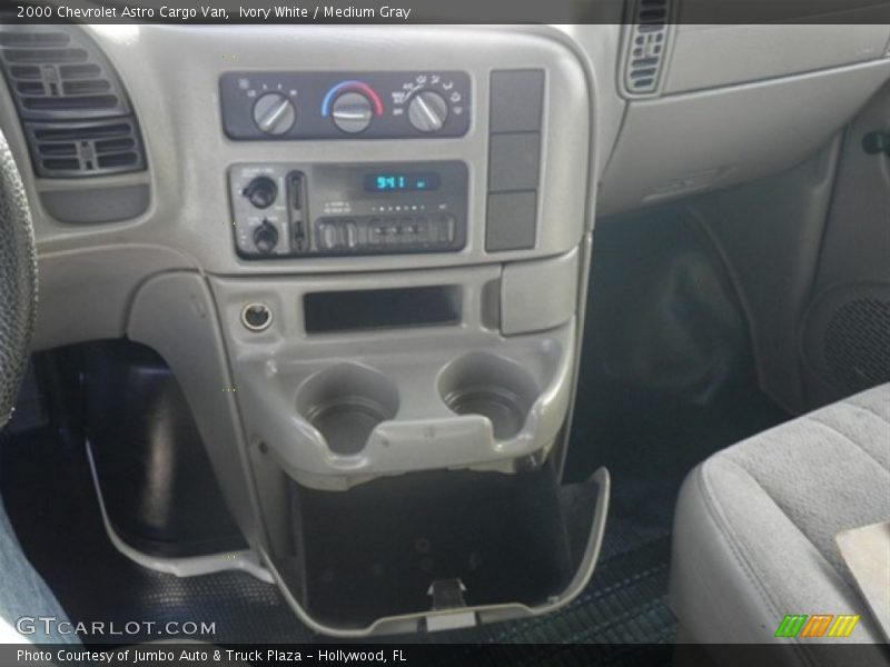 Ivory White / Medium Gray 2000 Chevrolet Astro Cargo Van