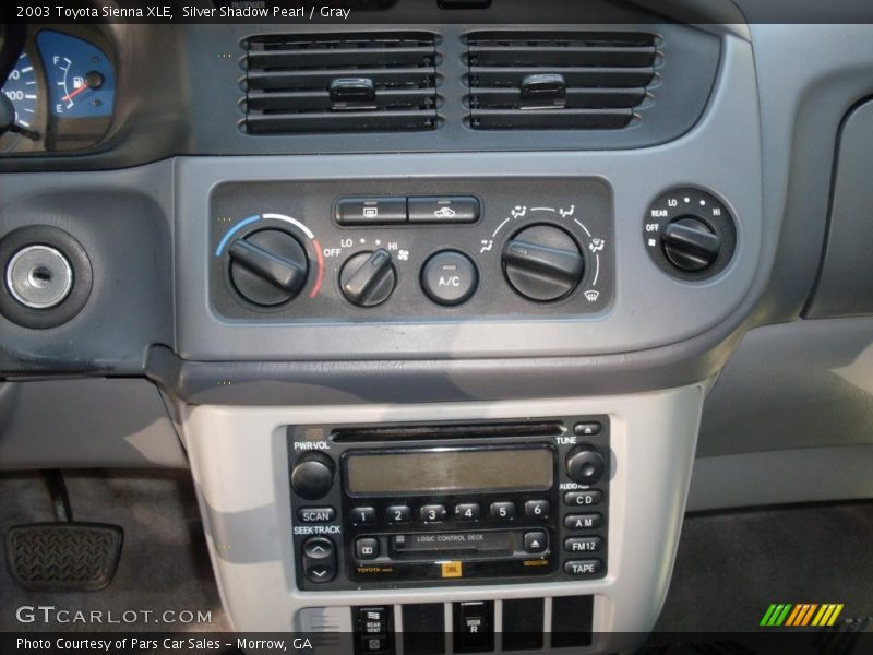 Silver Shadow Pearl / Gray 2003 Toyota Sienna XLE