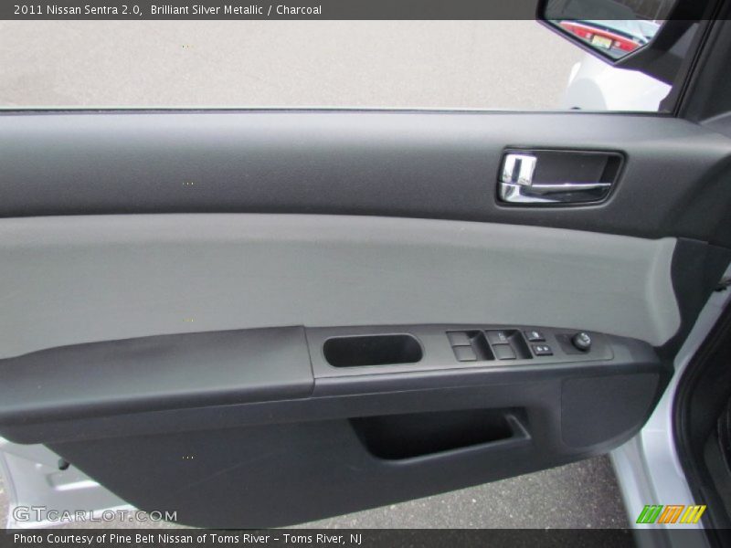Brilliant Silver Metallic / Charcoal 2011 Nissan Sentra 2.0