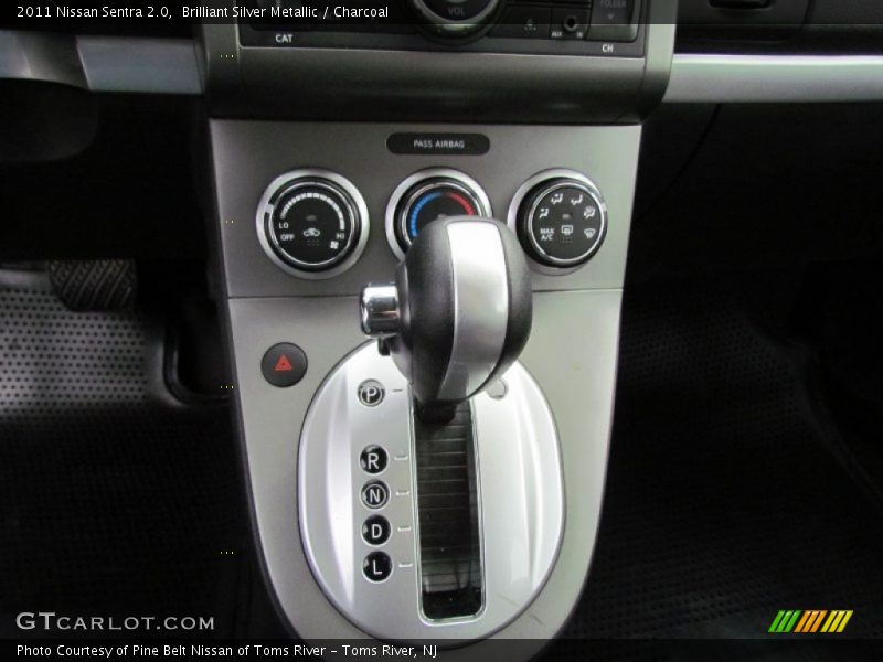 Brilliant Silver Metallic / Charcoal 2011 Nissan Sentra 2.0