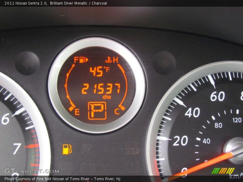 Brilliant Silver Metallic / Charcoal 2011 Nissan Sentra 2.0