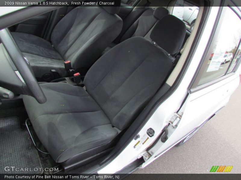 Fresh Powder / Charcoal 2009 Nissan Versa 1.8 S Hatchback