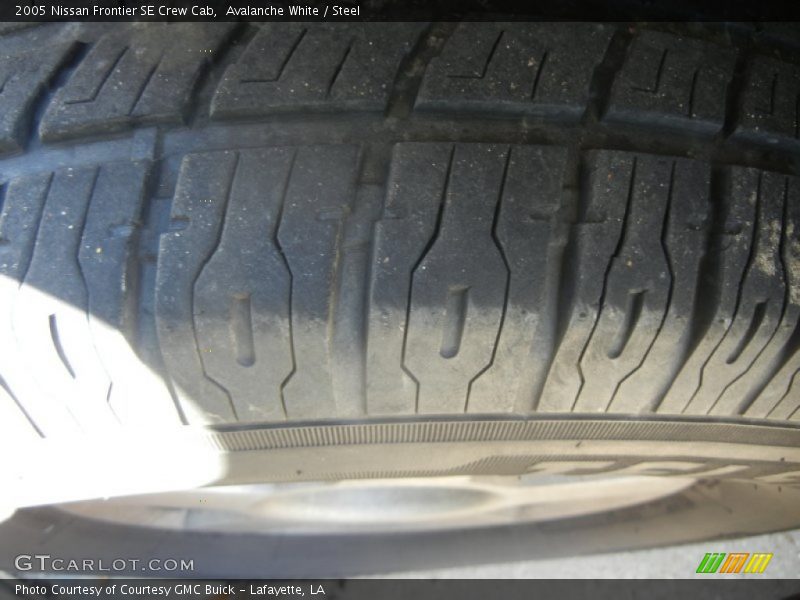 Avalanche White / Steel 2005 Nissan Frontier SE Crew Cab