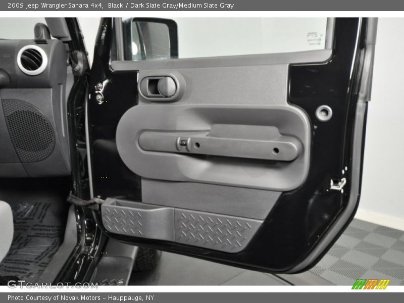 Door Panel of 2009 Wrangler Sahara 4x4