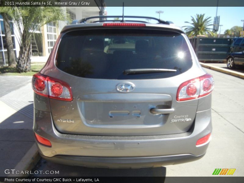 Mineral Gray / Gray 2011 Hyundai Santa Fe SE