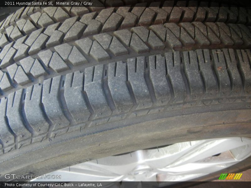 Mineral Gray / Gray 2011 Hyundai Santa Fe SE