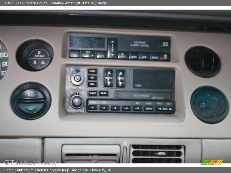 Smokey Amethyst Metallic / Beige 1995 Buick Riviera Coupe
