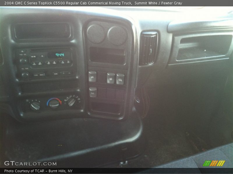 Summit White / Pewter Gray 2004 GMC C Series TopKick C5500 Regular Cab Commerical Moving Truck