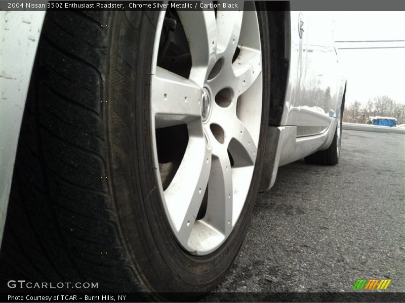 Chrome Silver Metallic / Carbon Black 2004 Nissan 350Z Enthusiast Roadster