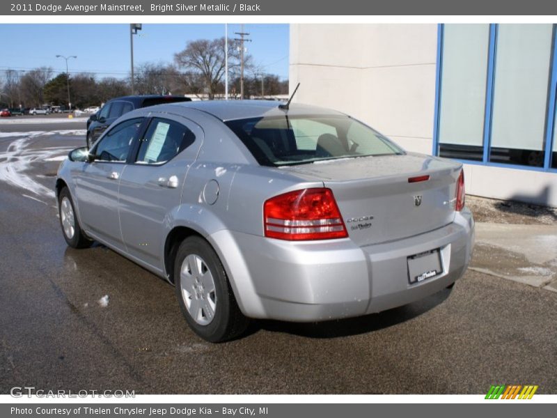 Bright Silver Metallic / Black 2011 Dodge Avenger Mainstreet