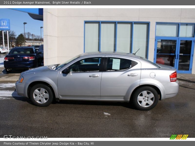Bright Silver Metallic / Black 2011 Dodge Avenger Mainstreet